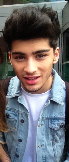 lirrylocks:  Zayn today [x] 