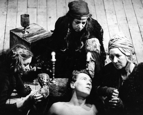 alwaysiambic:Ian McKellen as Macbeth with the three witches in Trevor Nunn’s 1979 production.