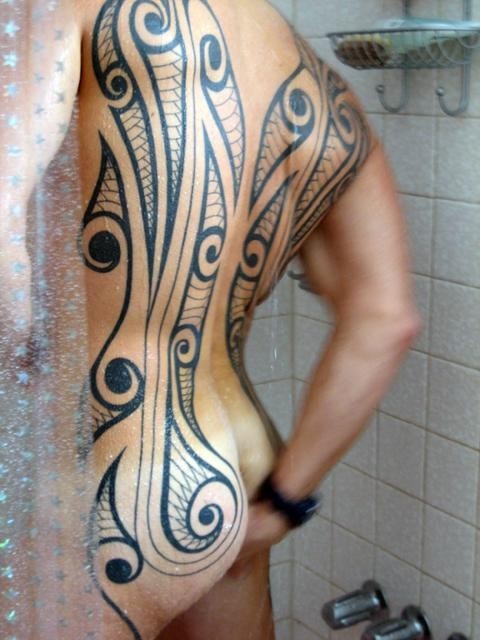puphawaii:  dude needs a helping hand .. anyone?  ;> 