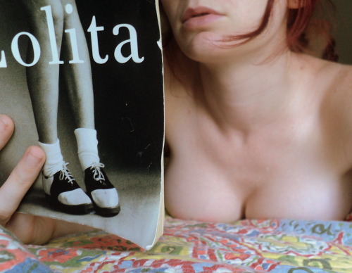 hotgirlsreadingbooks: Submission from La Femme! Check out her (NSFW) site with a ton of awesome phot