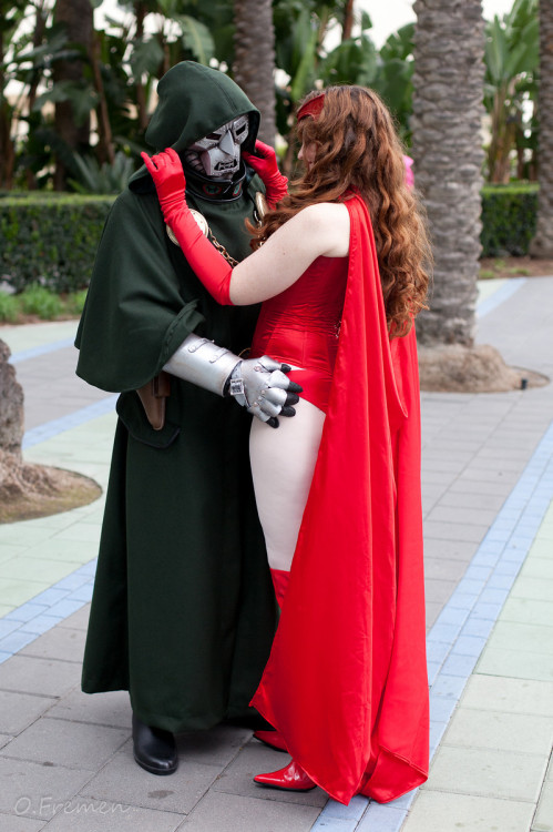 dotcomx:roxannameta:tallestsilver:A photoshoot of Lord Jazor as his own design of Dr. Doom and