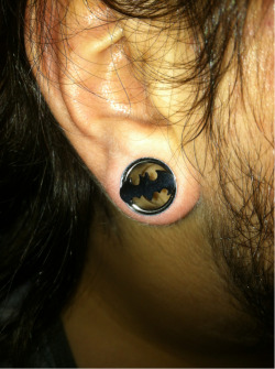 holybud:  Batman tunnels &frac12; inch :p  Master has black ones