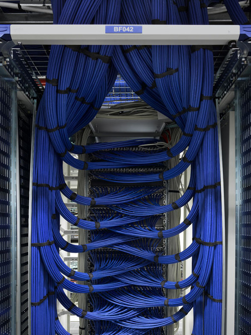 compsciproblems:  Dat server. - Imgur Cable management win.