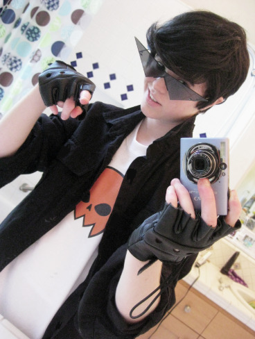 laughingalonewithhomestuck:   gapingfurnace:   normally i hate closet cosplays but this design was too rad to pass up!!however unfortunately i myself am totally lacking in the “cool” departmenthave a dorky photoset anyway!!    um HELLO THERE  