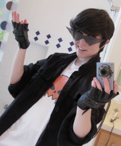 laughingalonewithhomestuck:   gapingfurnace:   normally i hate closet cosplays but this design was too rad to pass up!!however unfortunately i myself am totally lacking in the “cool” departmenthave a dorky photoset anyway!!    um HELLO THERE  