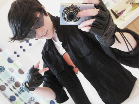 laughingalonewithhomestuck:   gapingfurnace:   normally i hate closet cosplays but this design was too rad to pass up!!however unfortunately i myself am totally lacking in the “cool” departmenthave a dorky photoset anyway!!    um HELLO THERE  