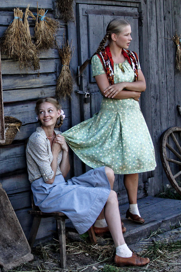 clairescountrykitchen:  Her dots, braids are the latest fashion and I don’t know,