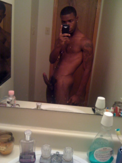 nastylilhoodfreakz:  mirror picz /