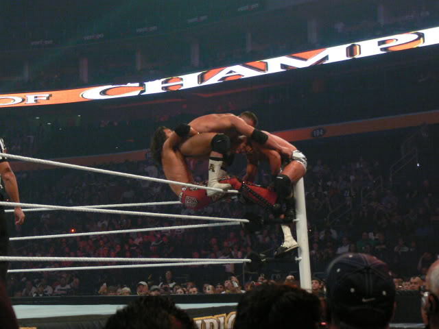 wweass:  :O EXCUSE ME WHILE I PICK UP MY JAW FROM THE FLOOR. AND THE REST OF MY BODY.