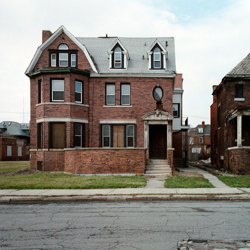 XXX devidsketchbook:  100 ABANDONED HOUSES Photographer photo