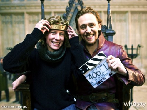 alwaysiambic:Tom Hiddleston behind the scenes on Henry V with Thea Sharrock. (from Tom Hiddleston’s 
