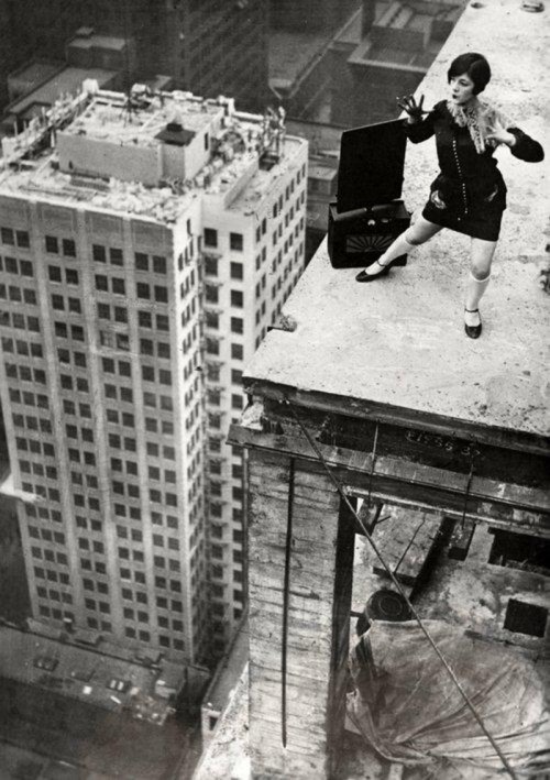 musicbabes:Charleston on a skyscraper, 1926.