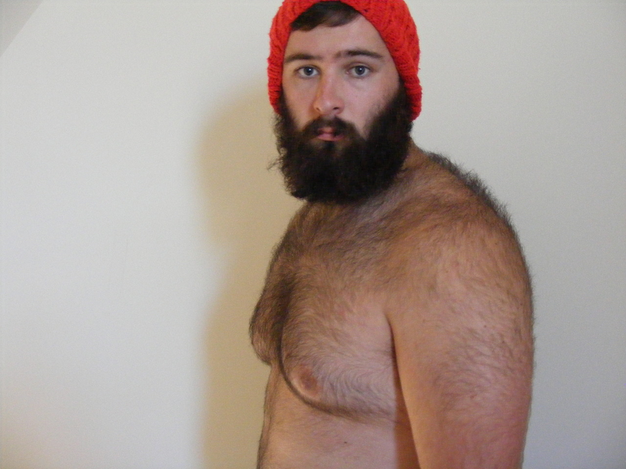 arfabear:  Photo-set 66 This is my favourite beanie. Its hand-knitted and, I’m