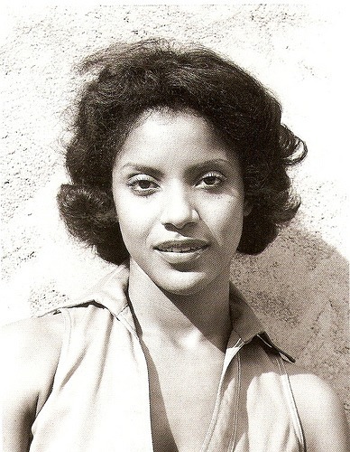 phantom-ofthechakras:  blacknewblack:  life goals.  This woman is a goddess.  phylicia rashad is queen