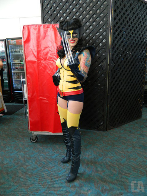 porkiepuss:Female Wolverine … Awesome original cosplay ^_^ … BUT I don’t know who the cosplayer is. 