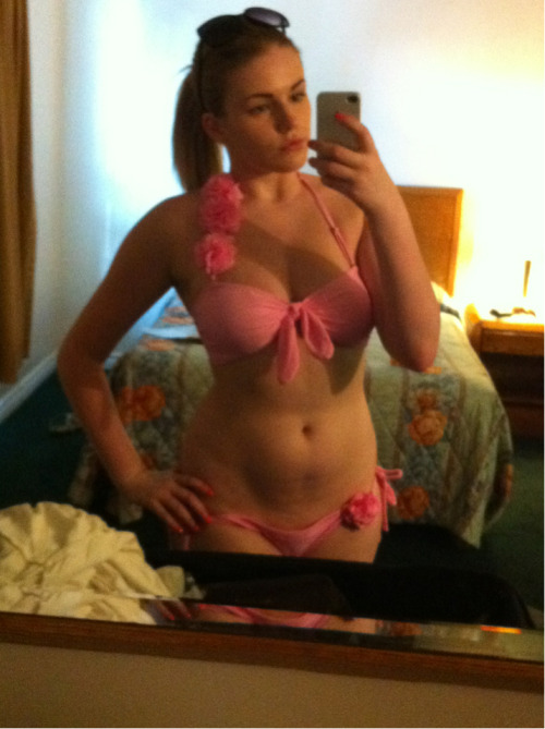 iswearthisisthelasttime:  Spent day at Niagara and now into pool before dinner.  bellisima!