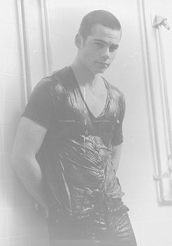 emingaribov:  20 day celebrity challenge ↳ Day 6 - A photo of a celebrity who
