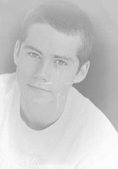 emingaribov:  20 day celebrity challenge ↳ Day 6 - A photo of a celebrity who