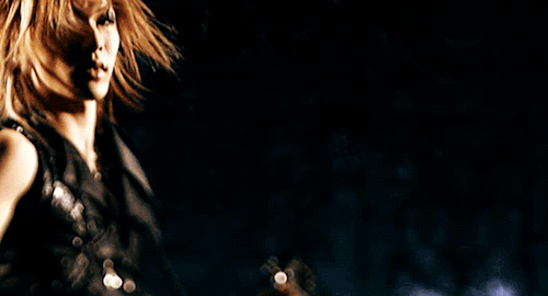 femme-x-fatale:   4/100 gifs of Uruha  
