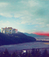 quinnfabrai:  “What kind of world is a world without magic?” 