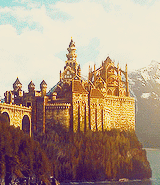 quinnfabrai:  “What kind of world is a world without magic?” 