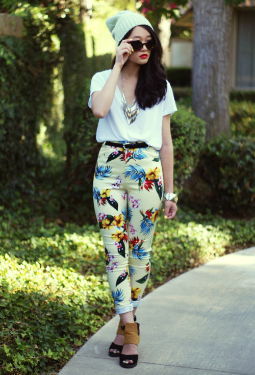thegameofblame:  lookbookdotnu:  Tropic fever (by Analisa Nguyen)  que’d
