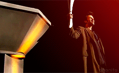 catefrankie:  ananita: DOCTOR WHO | 10th lighting the 2012 Olympic Flame  I’m