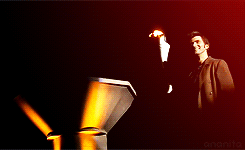 catefrankie:  ananita: DOCTOR WHO | 10th lighting the 2012 Olympic Flame  I’m