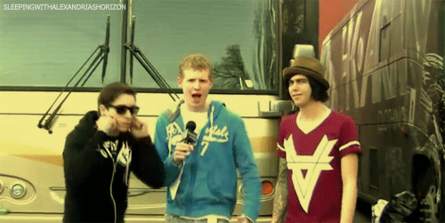 sleepingwithalexandriashorizon:  “Show me your ‘seductive creepy face’” ! 