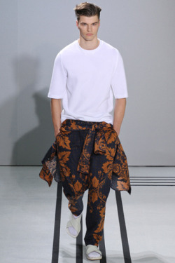 flowersforthebrain:  3.1 Philip Lim Spring 2013 Menswear Collection I always find something to love about 3.1 Philip Lim Collections I think it’s the silhouettes that are used that flatter the male figure while still remaining fresh. These three photos