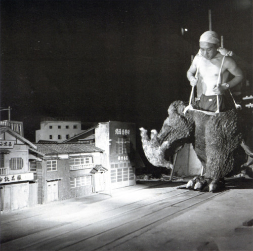 gasoline-station:  Giants among us, behind the scenes of classic Tokusatsu films Via Big Flying Robots more HERE 