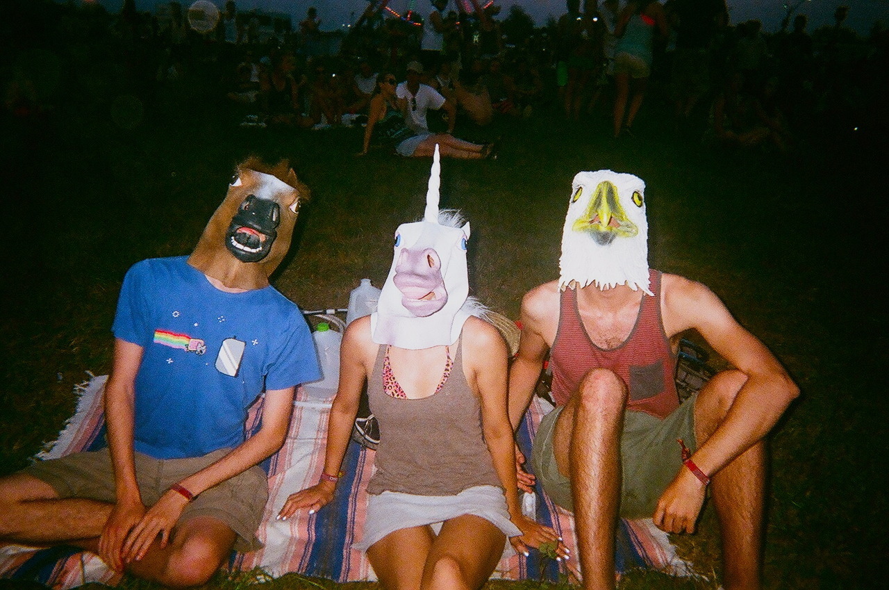 thedarqness:  aciddaisies:  soft grunge/models  differences between FRIENDS and