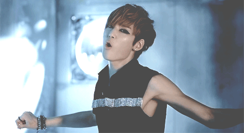 taemint:  9/100 gifs of Kevin 