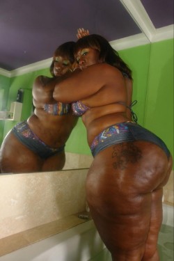 swerve2thecurve:  doggie1957:  neverenoughthickness:  ASS!  Nasty!  TumbleOn) 