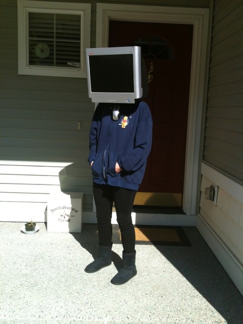 destypi:  So I finished the computer head I feel so awesome wearing this, you  have no idea 