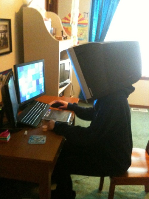 destypi:So I finished the computer headI feel so awesome wearing this, you  have no idea