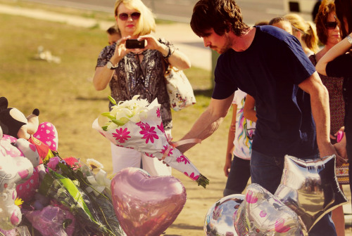 baleismyhero:  Christian Bale. Hero they deserve. 