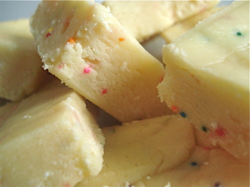 oooeygooeygoodness: Cake Batter Fudge Ingredients 1 cup yellow cake mix1 cup confectioners’ su