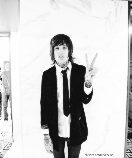 keyxstreet:  50 photos of Oli Sykes ↦ 31/50 