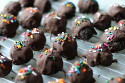 chocolatefoood:  oreo truffles request 