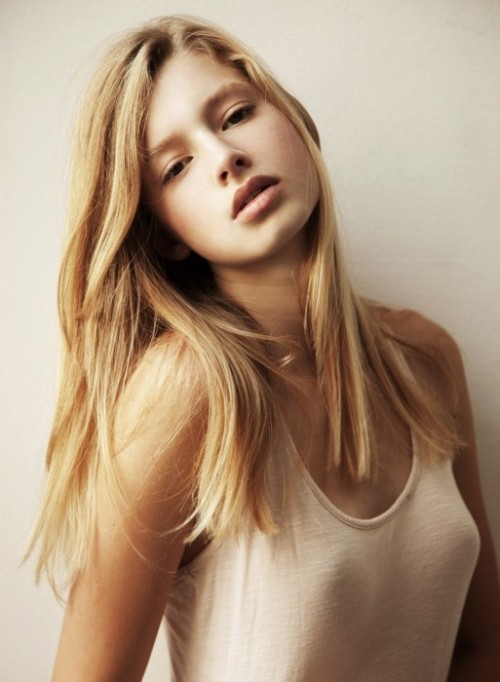 pervertedesire:  Sanne Timmer 
