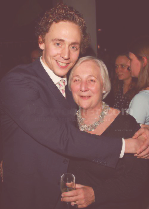 neverendingfangasminprocess:  ohvegeta:  yourdailyhiddles:  hiddlestonrobot:  Tom