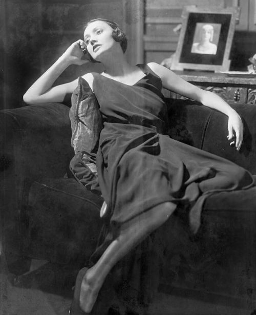 saisonciel:Katharine Cornell in Dishonored Lady, 1930