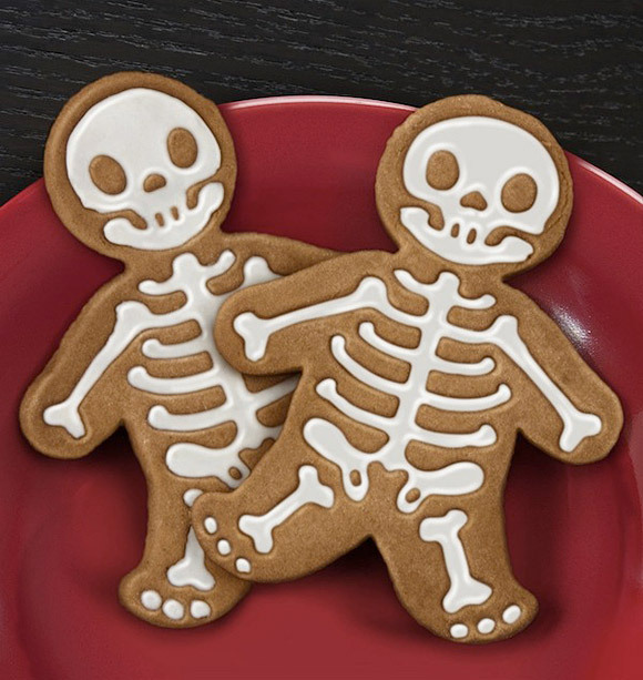 artistinherownmind:  Gingerbread Man Skeleton Cookie Cutter ~ “You can use the