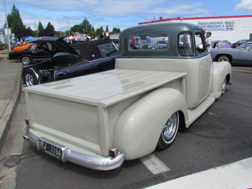 fahrstahl:  sic56: Aaron Hall’s 1950 chevy by bballchico on Flickr. 