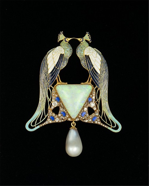 fuckyeahlalique: Peacock Pendant. René Jules Lalique  (French, 1860–1945).ca. 1901