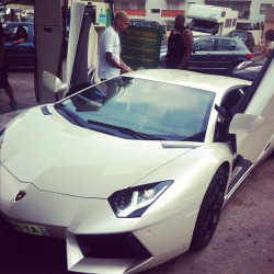 flyboyjon:  Lamborghini breezy 