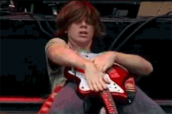surfingonbrainwaves:Thurston Moore demonstrates the correct way to have sex with your guitar.