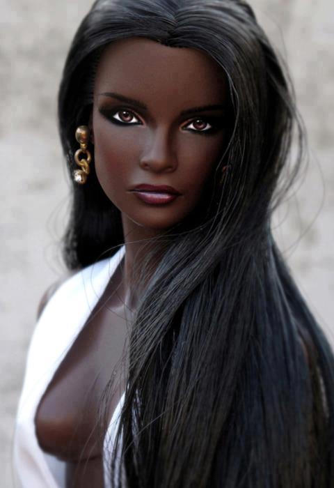dreamingofsummernights:  Black Barbie, ver se é desta que aprendem de pequenas a