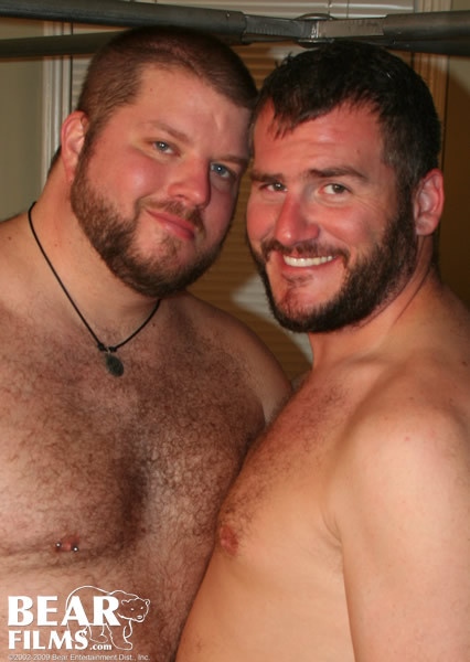 cubbearobsession:  This would be hot. Who are they?!?! 